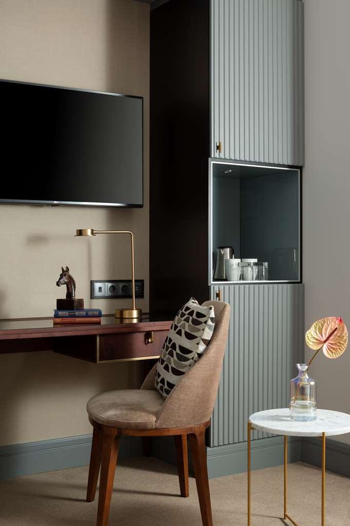 Chekhoff Hotel Moscow Curio Collection By Hilton Bilik gambar